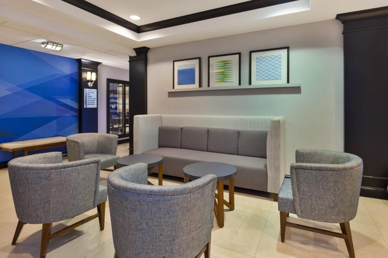 Holiday Inn Express Hotel & Suites Warminster-Horsham By Ihg Eksteriør bilde
