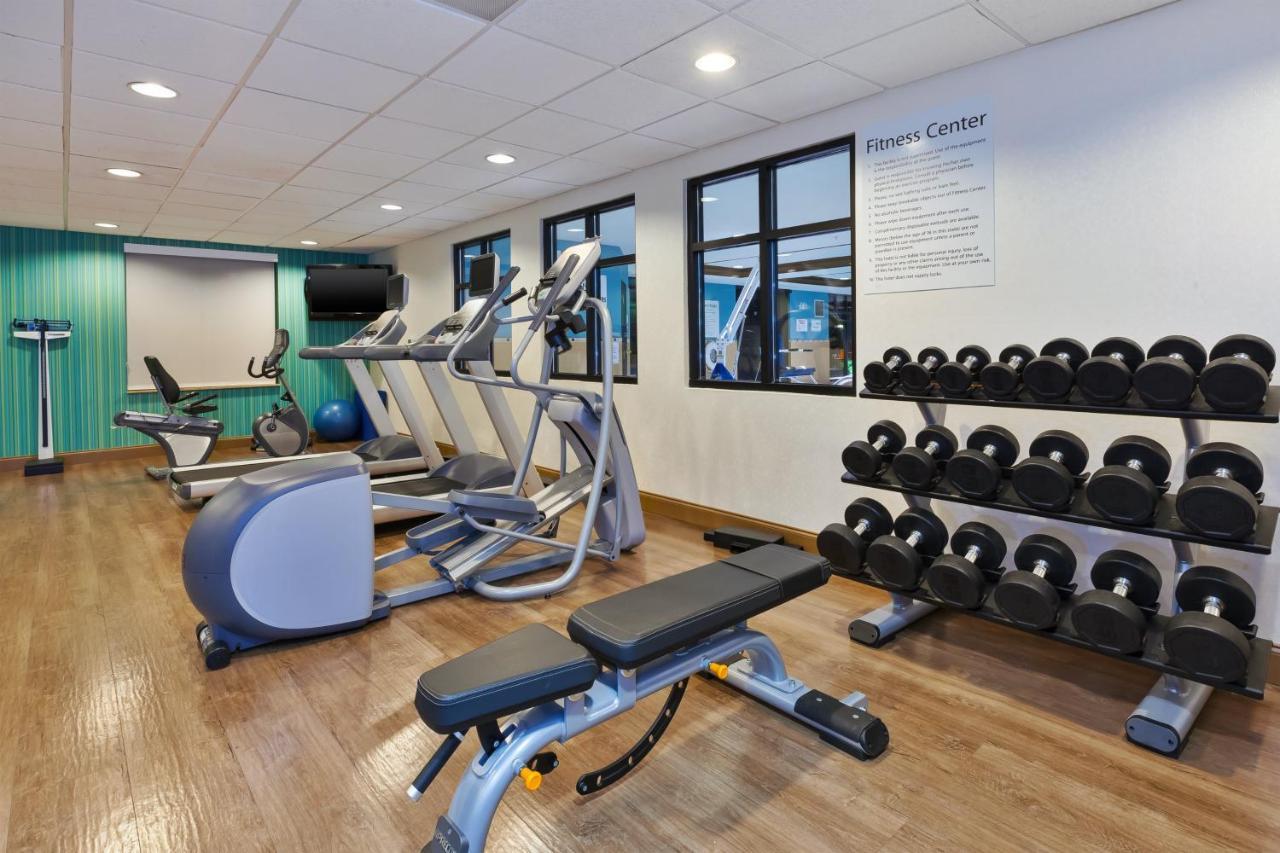 Holiday Inn Express Hotel & Suites Warminster-Horsham By Ihg Eksteriør bilde