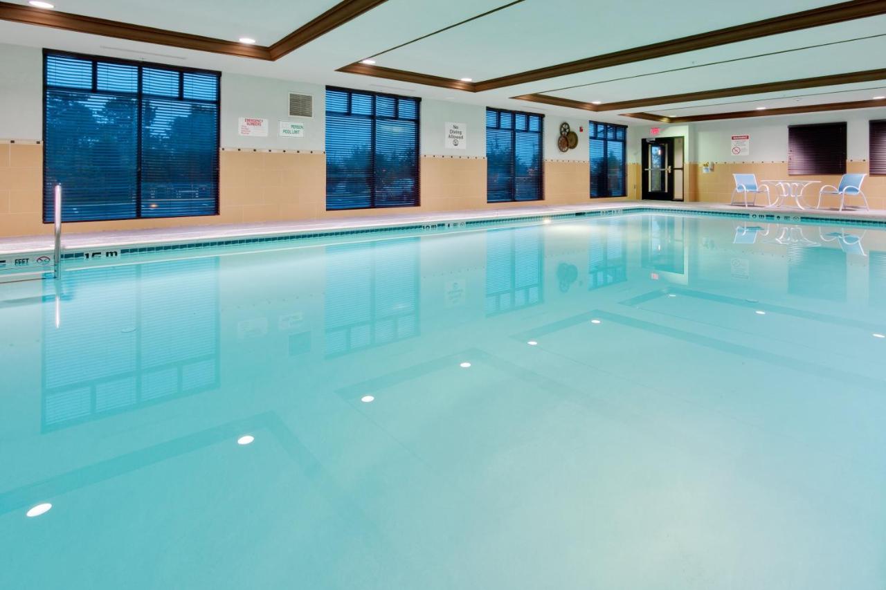 Holiday Inn Express Hotel & Suites Warminster-Horsham By Ihg Eksteriør bilde