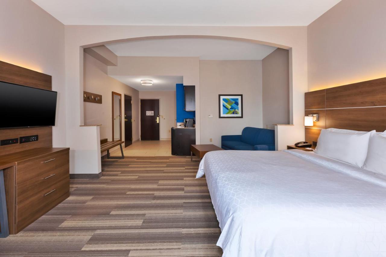 Holiday Inn Express Hotel & Suites Warminster-Horsham By Ihg Eksteriør bilde