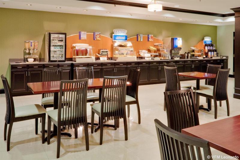 Holiday Inn Express Hotel & Suites Warminster-Horsham By Ihg Eksteriør bilde