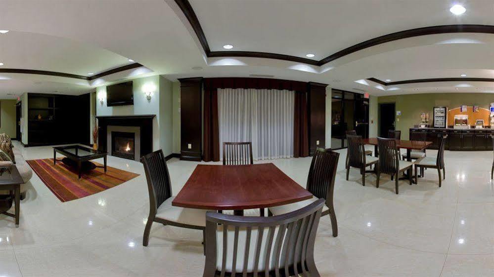 Holiday Inn Express Hotel & Suites Warminster-Horsham By Ihg Eksteriør bilde