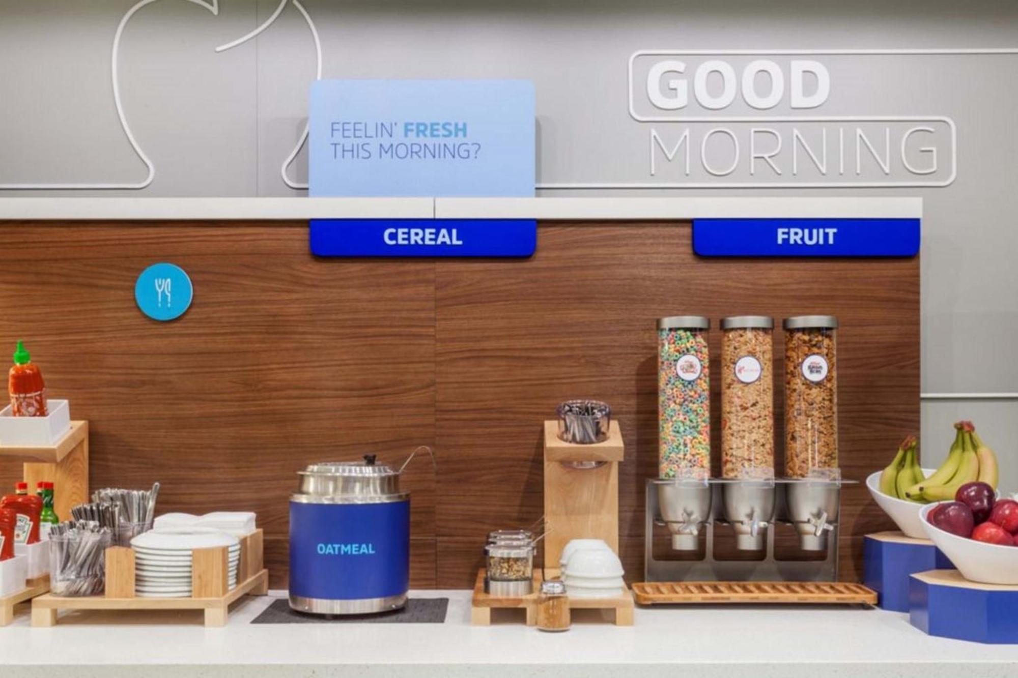 Holiday Inn Express Hotel & Suites Warminster-Horsham By Ihg Eksteriør bilde